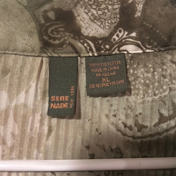 Green Patterned Button-Up Blouse - Picture 2 of 6